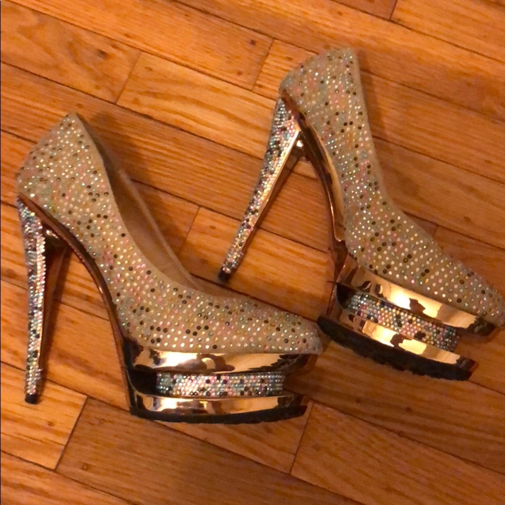 Worn a couple of times - Picture 7 of 12